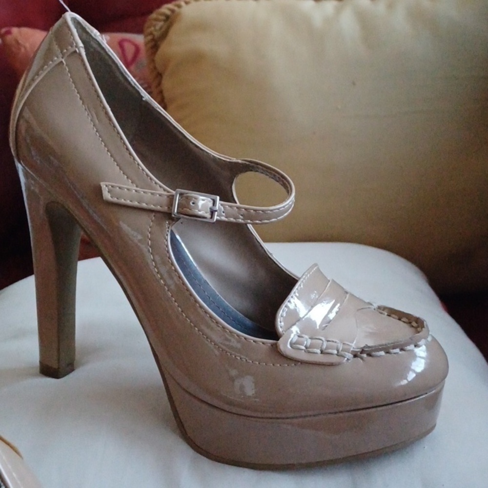 LC Lauren Conrad Kailyn Nude Platform Pump